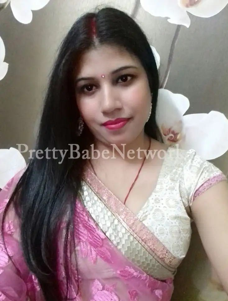 Vimla Aunty—Unsatisfied Housewife Escort Lady in Noida Phase 2